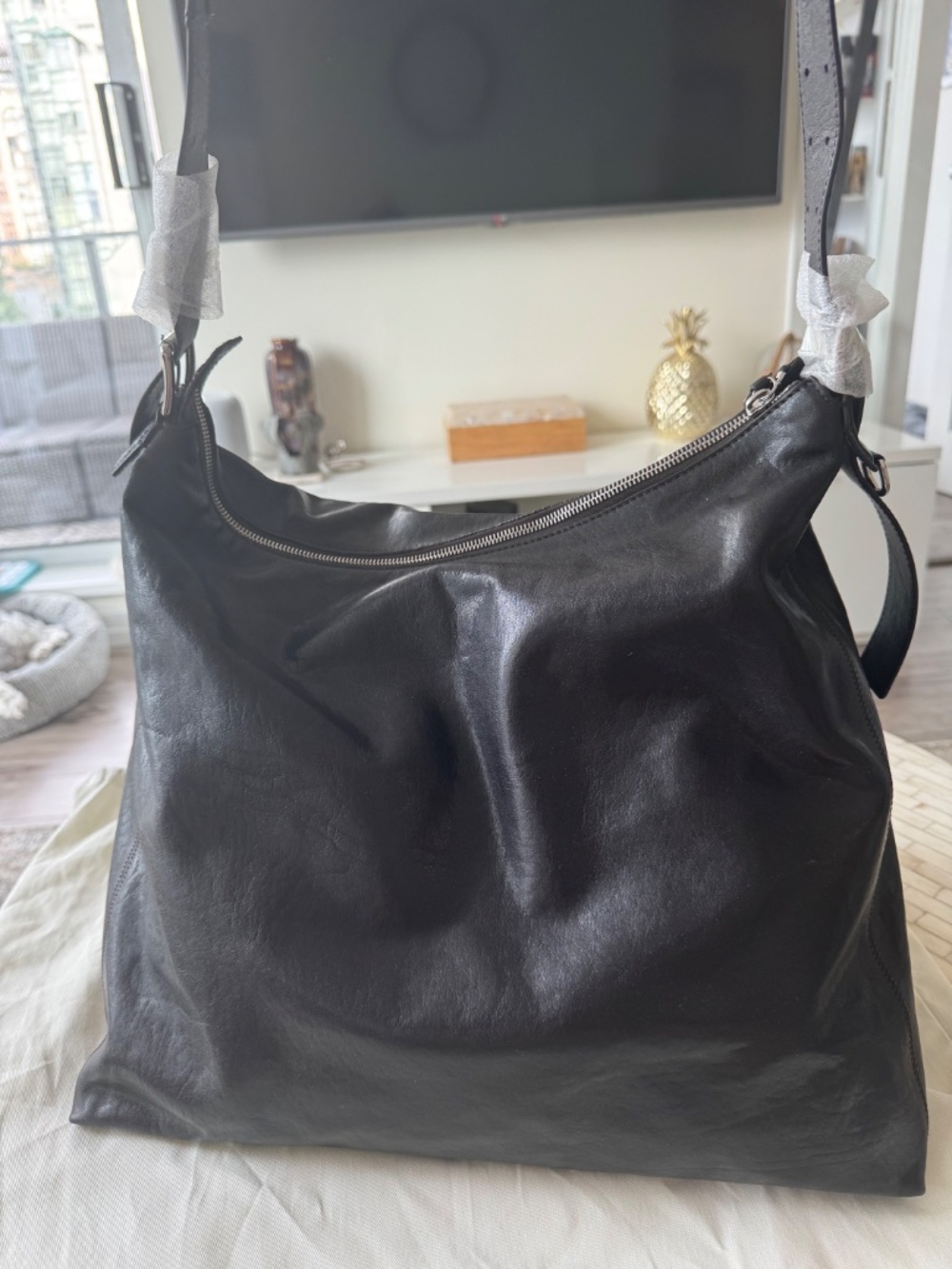 Lemaire BELTED HOBO BAG IN LEATHER - Picture 3 of 7